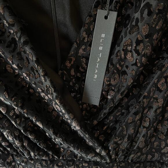 ELIE TAHARI Velvet Metallic Print Peplum Top Size (8) NWT - Picture 3 of 11